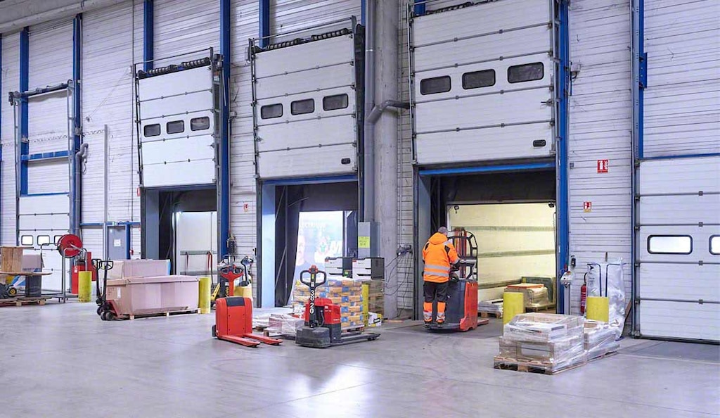 La logistica dei resi comprende la ricezione e la gestione dei resi in magazzino
