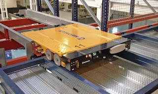 Navetta a 4 vie per pallet
