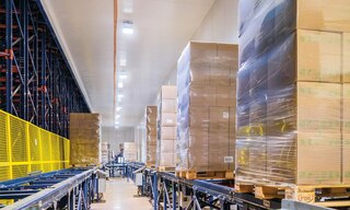 La produzione continua è un processo in cui i prodotti vengono fabbricati senza interruzioni