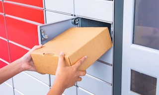 Un punto di ritiro è una sede fisica in cui i clienti ritirano e, in alcuni casi, spediscono o restituiscono gli ordini