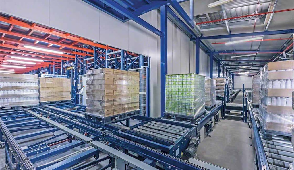 I metodi di riapprovvigionamento mirano a garantire che i prodotti siano sempre disponibili per i clienti e per la produzione