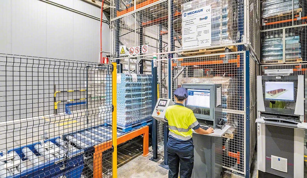 Six Sigma segue le cinque fasi DMAIC: definire, misurare, analizzare, migliorare e controllare