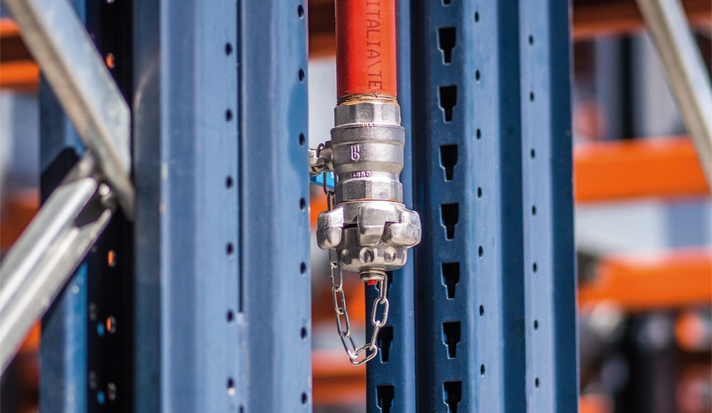 Gli sprinkler automatici d’acqua si basano su un principio di estinzione diverso dalla soppressione