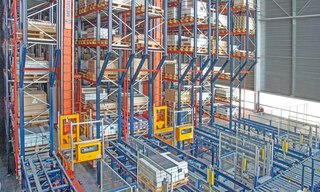 Lo stoccaggio dei materiali permette alle aziende di disporre della merce di cui ha bisogno per svolgere i processi produttivi
