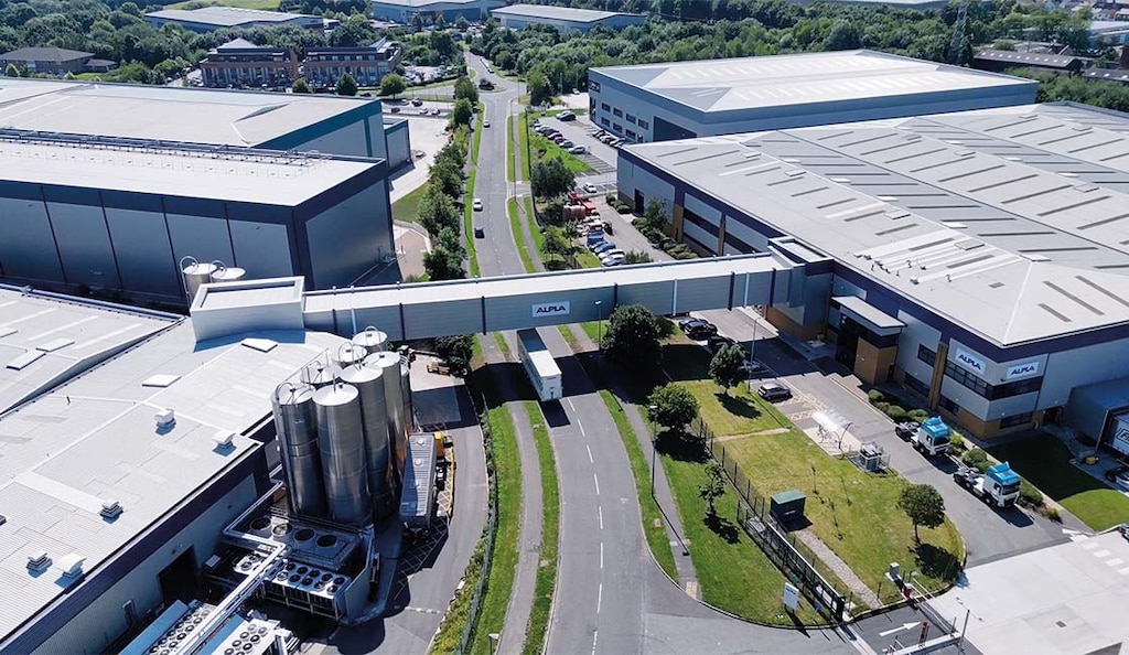 Un magazzino centrale concentra prodotti provenienti da uno o più centri di produzione
