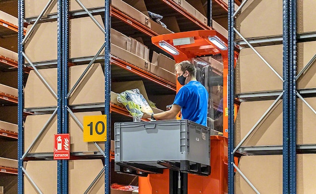 Easy WMS organizza la preparazione di ordini nel magazzino di Würth Modyf