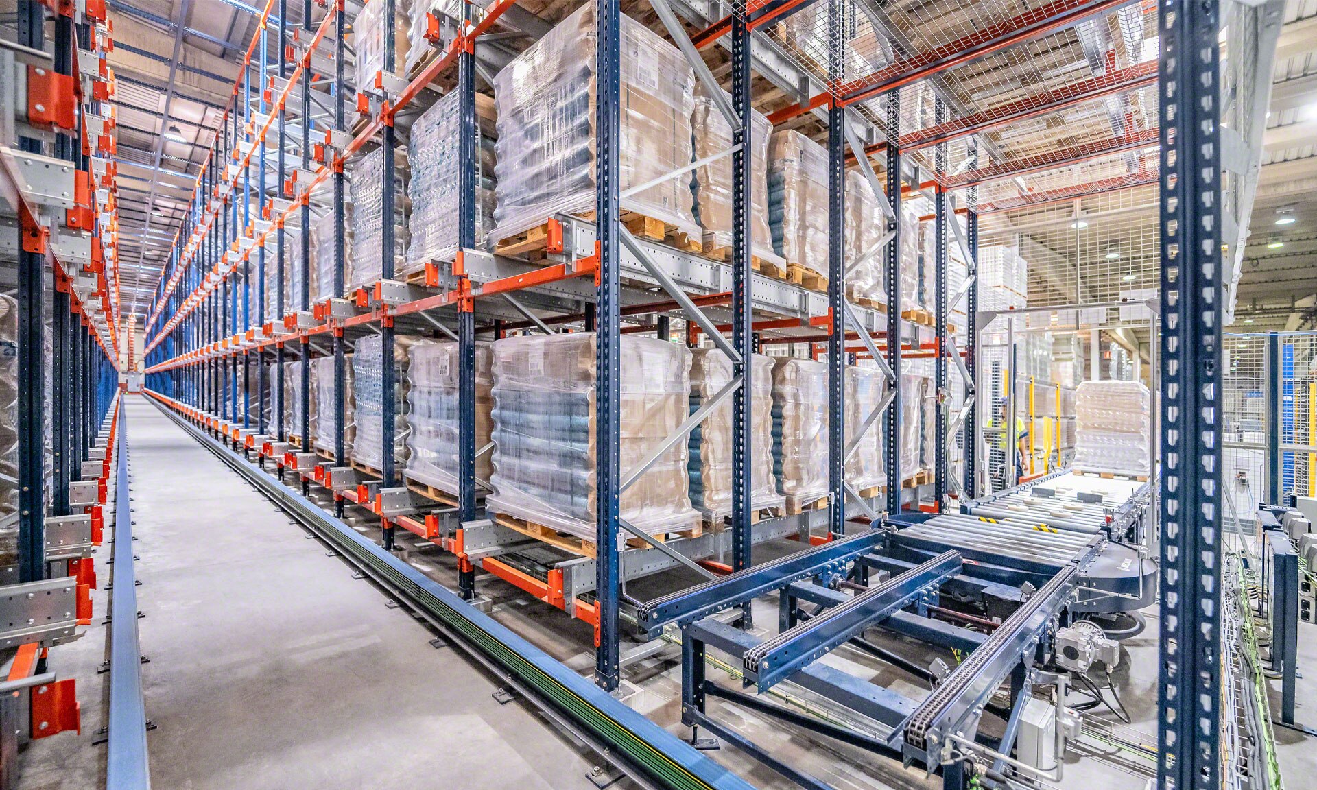 Grupo Envases automatizza il magazzino di coperchi in lamiera stagnata provenienti dalla produzione