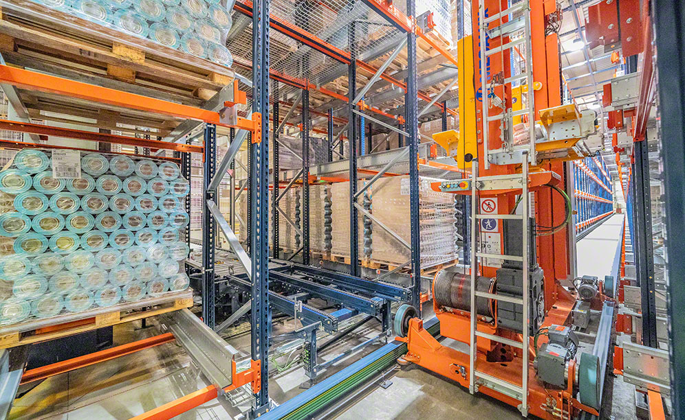 Sistema Pallet Shuttle automatico con trasloelevatore di Grupo Envases