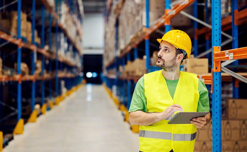 Gli operatori di Yari preparano un volume maggiore di ordini con Easy WMS