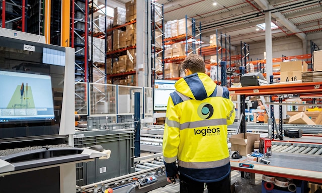 Magazzino per un operatore 4PL multicliente con 9.000 ordini al giorno