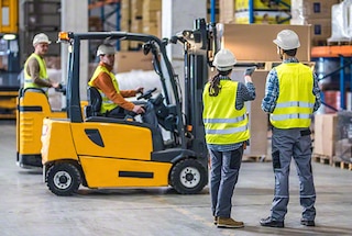 I corsi sulla sicurezza contribuiscono a prevenire i rischi derivanti dal funzionamento e dalla manutenzione dei sistemi di stoccaggio I corsi sulla sicurezza contribuiscono a prevenire i rischi derivanti dal funzionamento e dalla manutenzione dei sistemi di stoccaggio