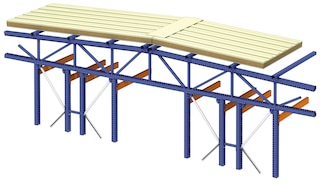 Le capriate superiori, che si poggiano sulle scaffalature autoportanti, servono da fissaggio per i pannelli del tetto