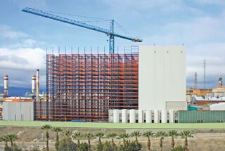 I magazzini con scaffalature autoportanti possono raggiungere i 45 metri di altezza