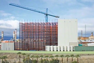 I magazzini con scaffalature autoportanti possono raggiungere i 45 metri di altezza