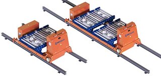 Le navette trasportano pallet tra punti intermedi del circuito