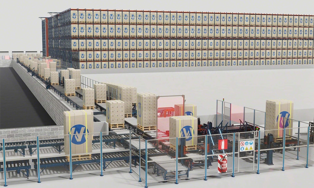 Magazzino automatico nello stabilimento di produzione di CEE Schisler Packaging Solutions a Thousars