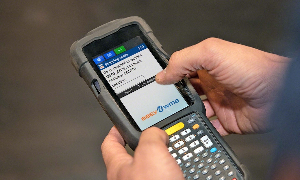 Magazzino di prodotti odontoiatrici di Prodent con Easy WMS di Mecalux