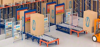 Le recinzioni di sicurezza delimitano l’area di operatività del Pallet Shuttle 3D Le recinzioni di sicurezza delimitano l’area di operatività del Pallet Shuttle 3D