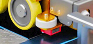 Lo shuttle 3D è dotato di 6 ruote di contrasto nel canale