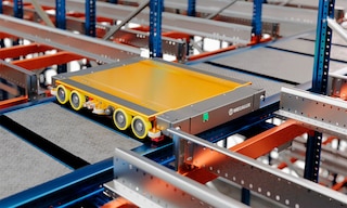 Lo shuttle 3D si inserisce nei canali di stoccaggio con grande stabilità