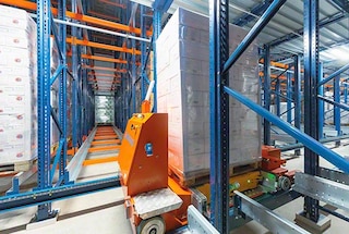 Il Pallet Shuttle automatico è una soluzione di grande utilità per lo stoccaggio in celle frigorifere