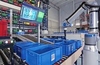 I robot di picking estraggono gli articoli da un contenitore e li depositano in un altro in completa autonomia