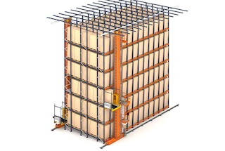 I trasloelevatori permettono di automatizzare il deposito e l’estrazione di pallet dagli scaffali a gravità