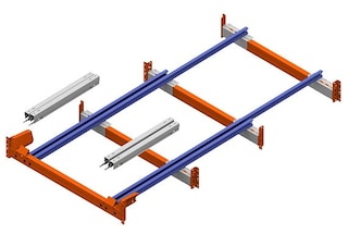 Il sistema per tre pallet comprende quattro carrelli e quattro binari