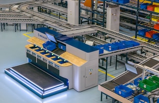 La stazione di picking ad alto rendimento facilita la preparazione massiva di ordini