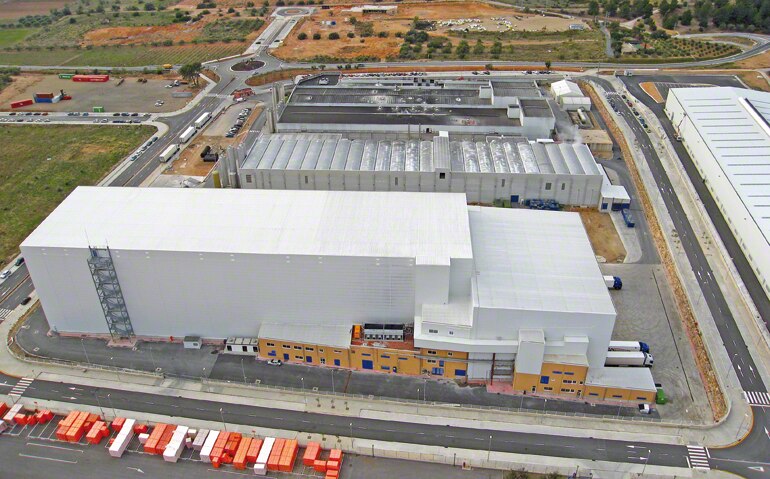 Il magazzino centrale dedicato alla produzione e distribuzione di masse surgelate per il settore alimentare.