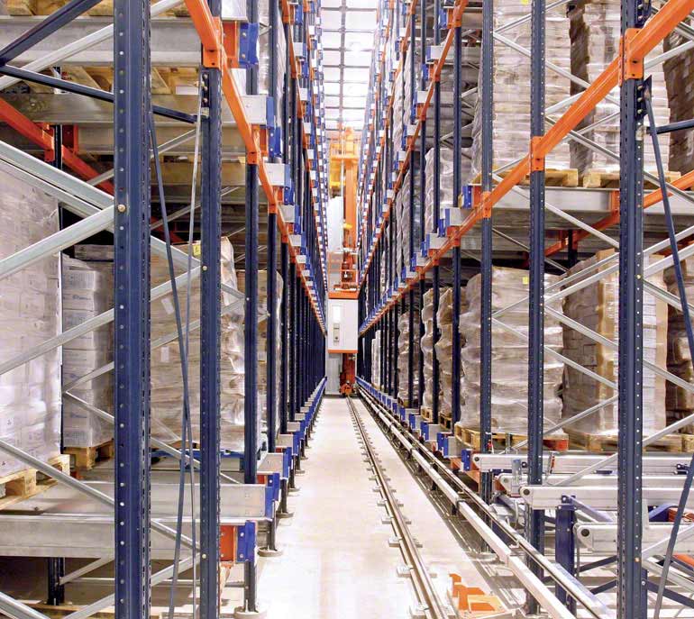 Magazzino frigorifero per confezionamento e distribuzione di prodotti alimentari
